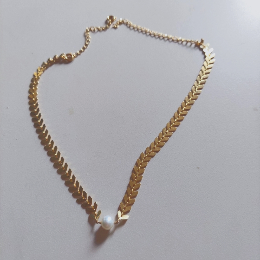 Choker necklace